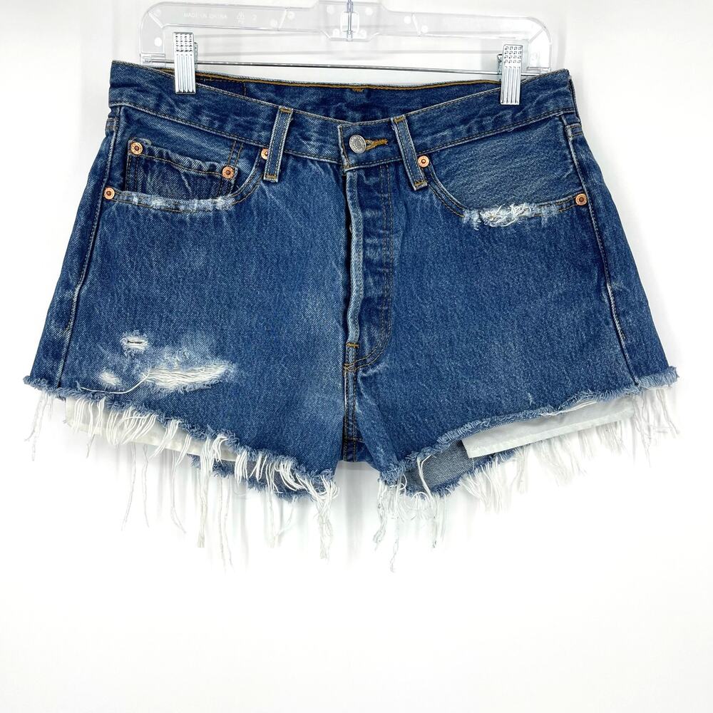 Vintage Levi’s 501 Short Denim Shorts Size 33 Button Fly Summer Fall Outdoor